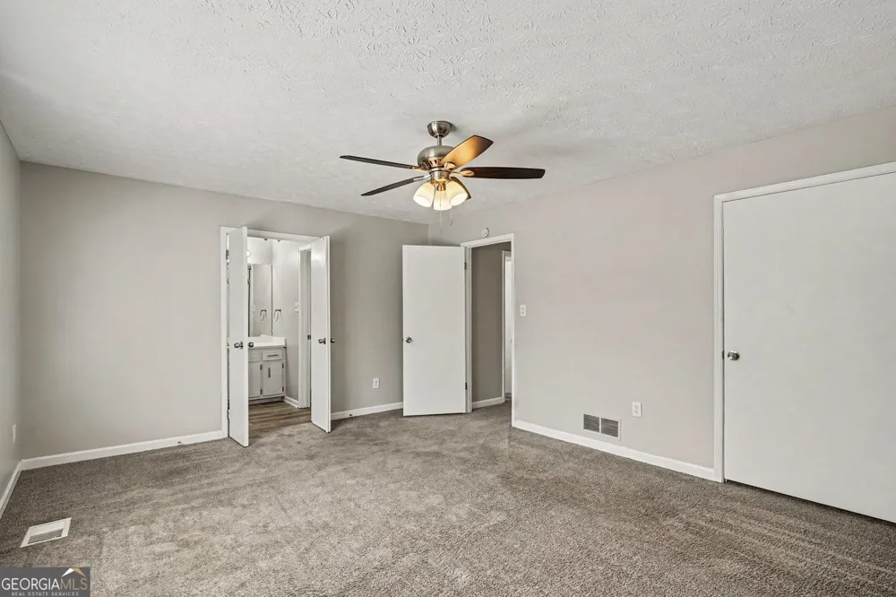 125 Beacon DR Fayetteville, GA 30215