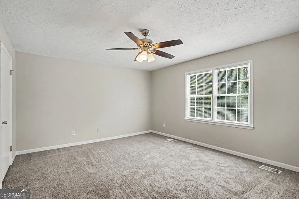 125 Beacon DR Fayetteville, GA 30215