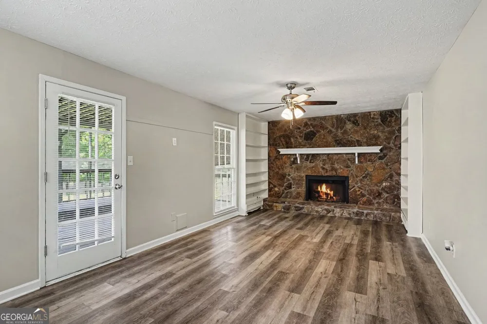 125 Beacon DR Fayetteville, GA 30215