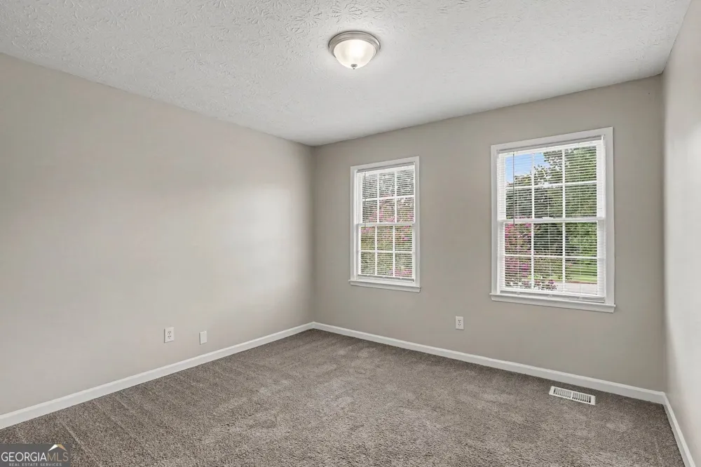 125 Beacon DR Fayetteville, GA 30215
