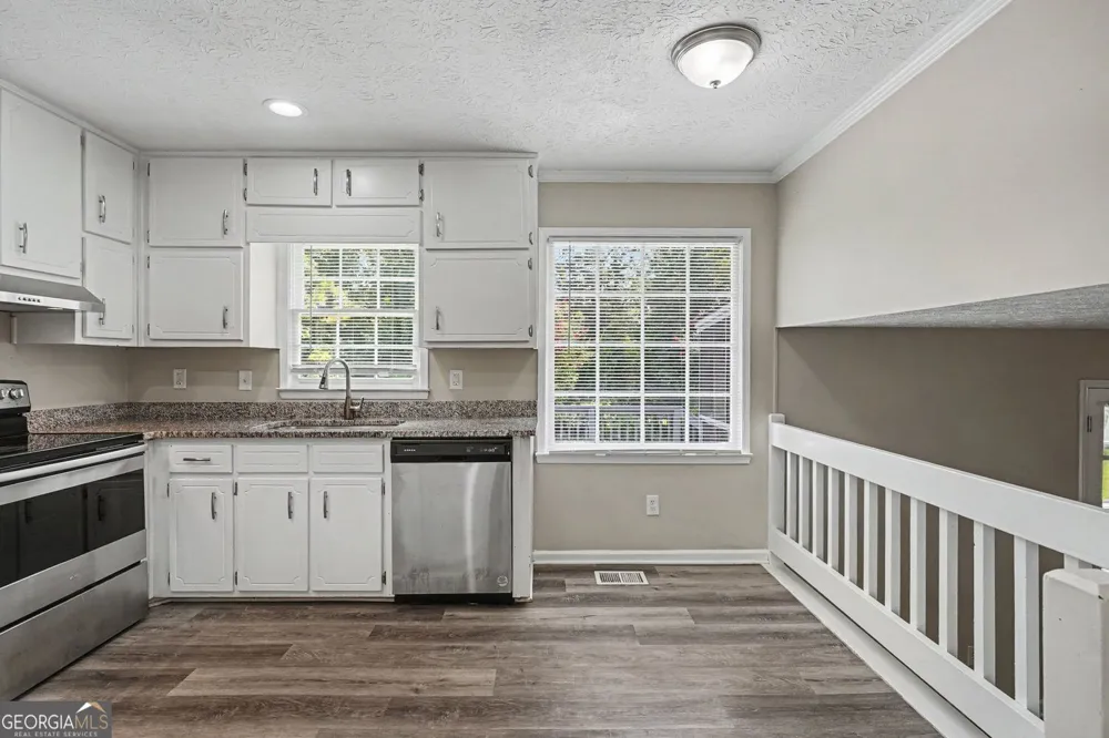 125 Beacon DR Fayetteville, GA 30215