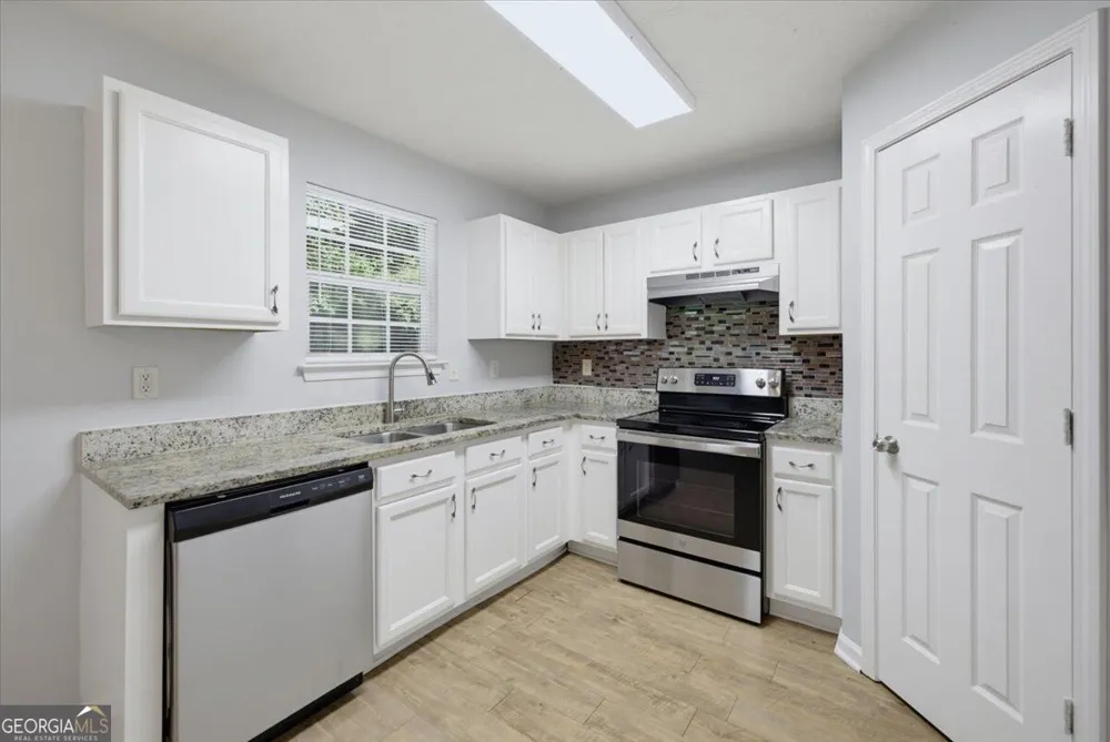 137 Spring Walk WAY Lawrenceville, GA 30046