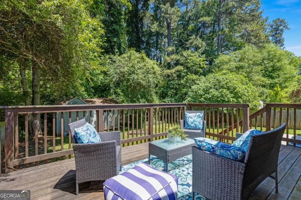 2544 W Laurel Ridge DR Decatur, GA 30033