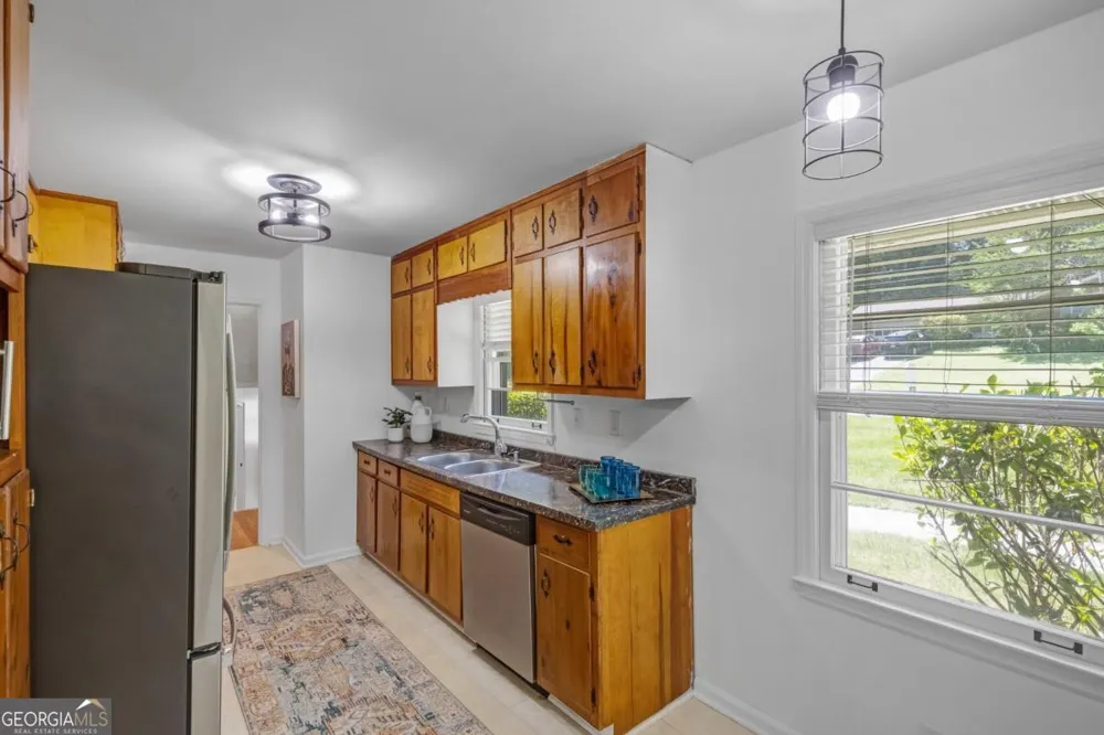 2544 W Laurel Ridge DR Decatur, GA 30033