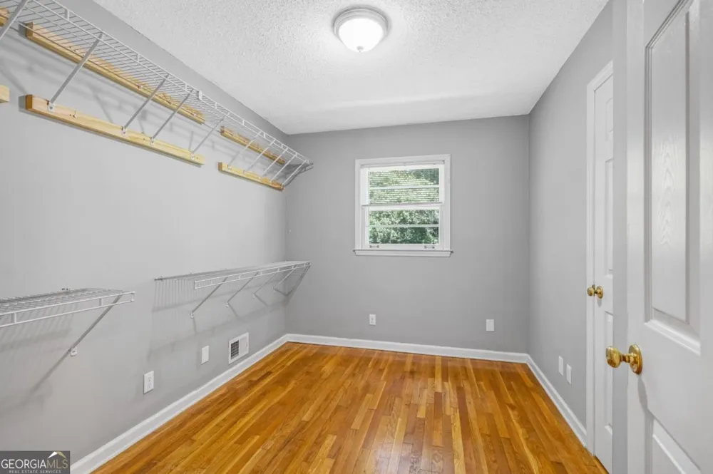 2544 W Laurel Ridge DR Decatur, GA 30033