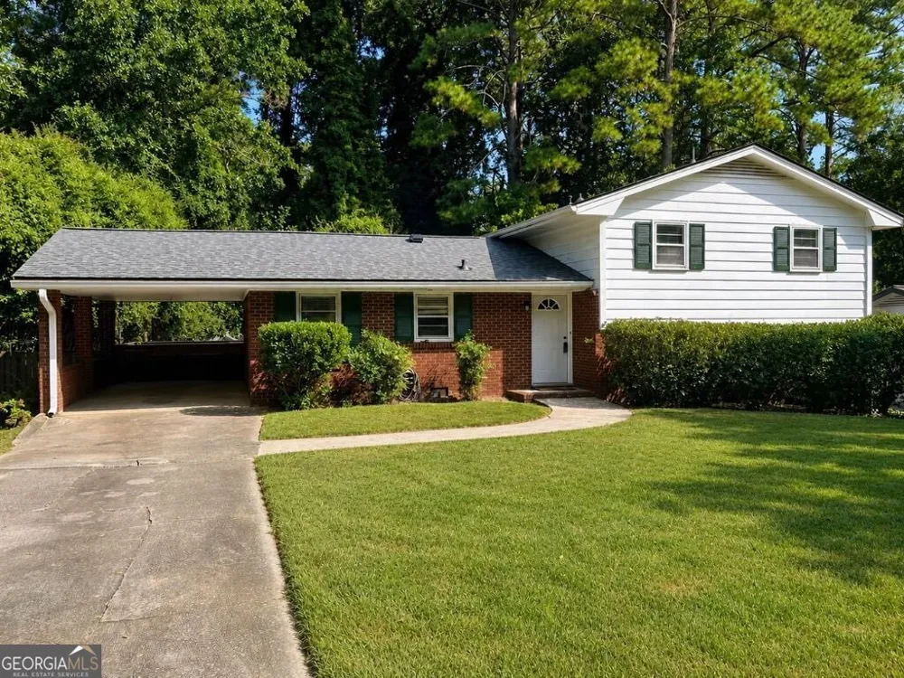 2544 W Laurel Ridge DR Decatur, GA 30033