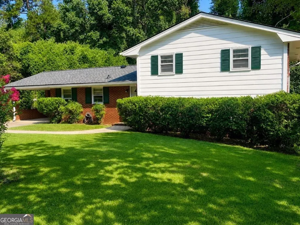 2544 W Laurel Ridge DR Decatur, GA 30033