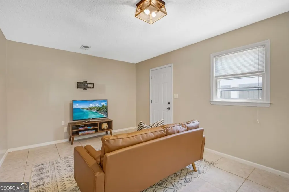 2544 W Laurel Ridge DR Decatur, GA 30033