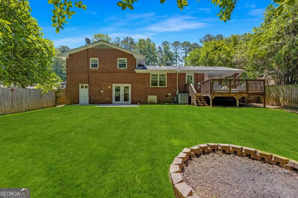 2544 W Laurel Ridge DR Decatur, GA 30033