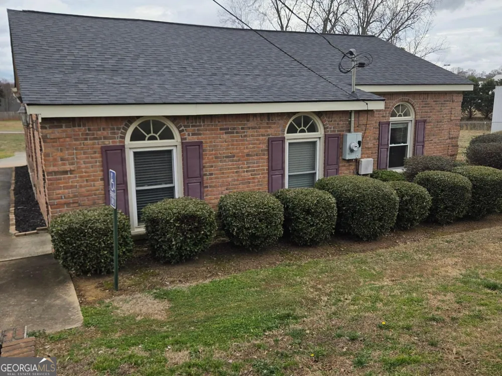 293 N Broad ST Winder, GA 30680