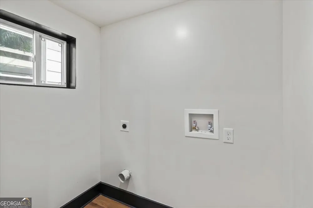 604 W 40Th ST Savannah, GA 31415
