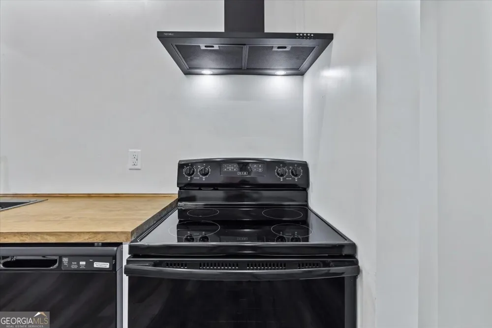 604 W 40Th ST Savannah, GA 31415