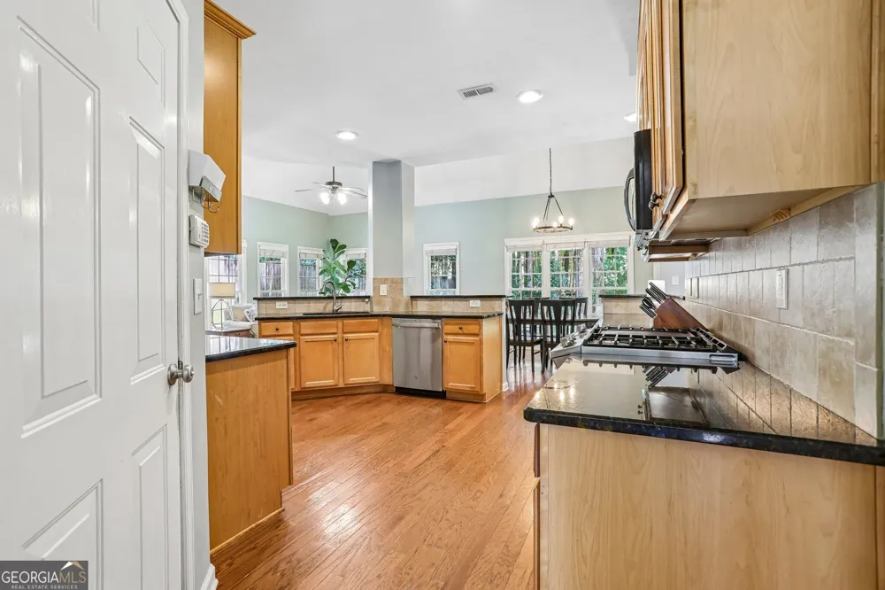 77 Greenview DR Newnan, GA 30265