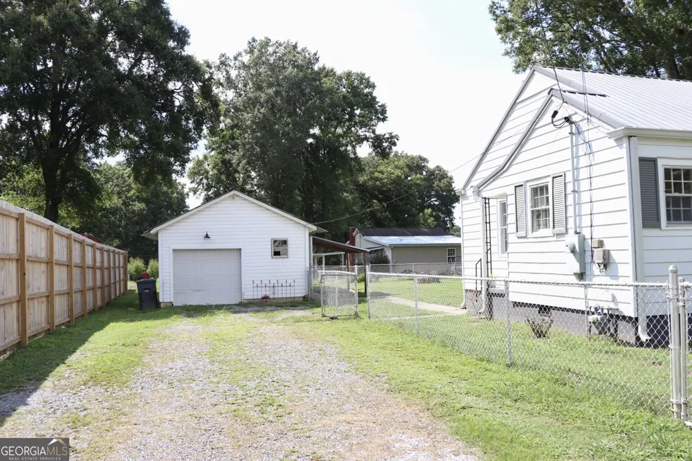 95 Cherry ST Trion, GA 30753