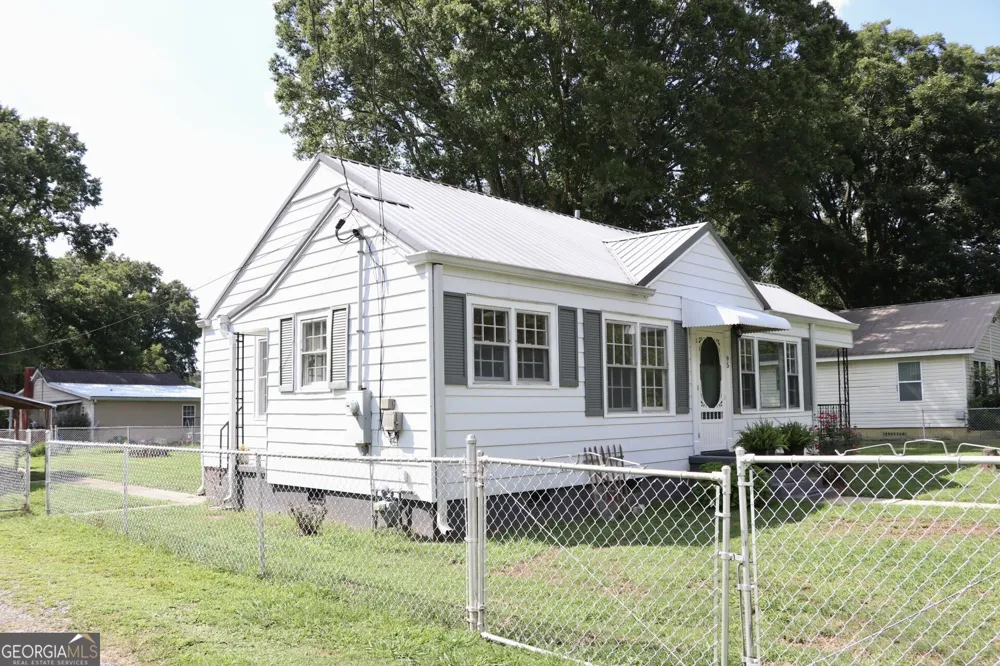 95 Cherry ST Trion, GA 30753