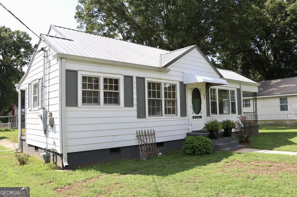 95 Cherry ST Trion, GA 30753