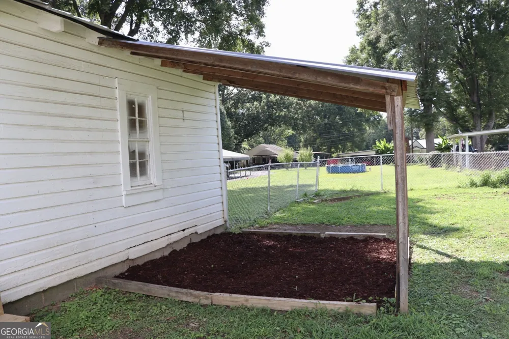 95 Cherry ST Trion, GA 30753
