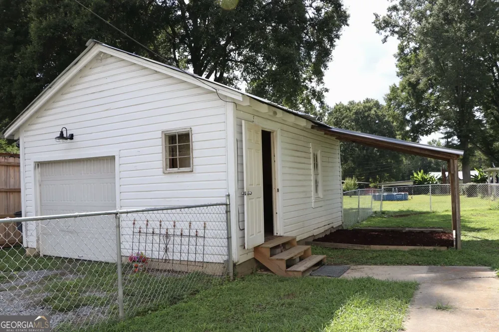 95 Cherry ST Trion, GA 30753