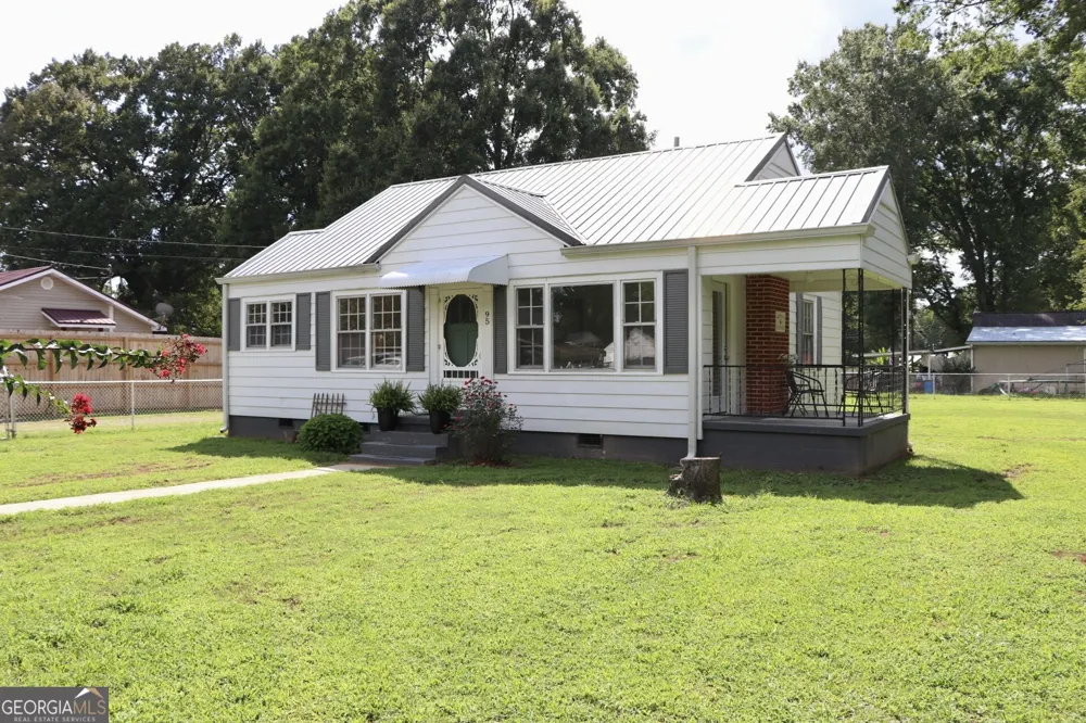 95 Cherry ST Trion, GA 30753