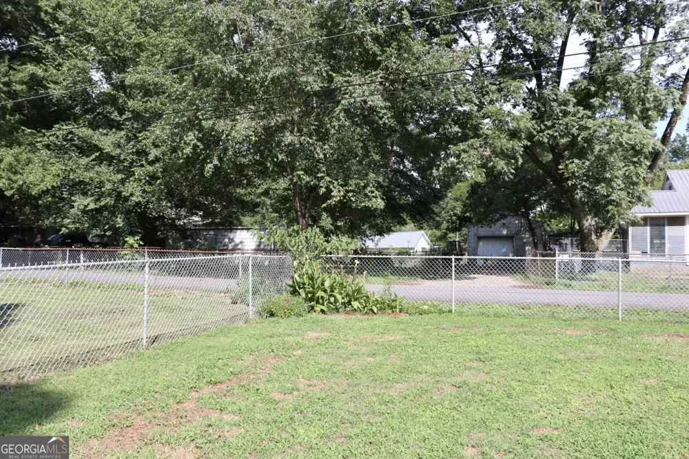 95 Cherry ST Trion, GA 30753