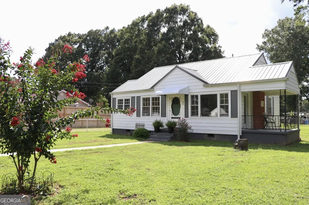 95 Cherry ST Trion, GA 30753