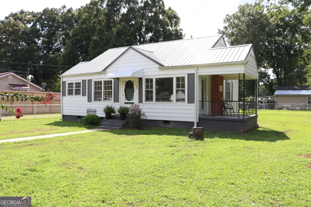 95 Cherry ST Trion, GA 30753