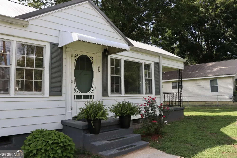 95 Cherry ST Trion, GA 30753