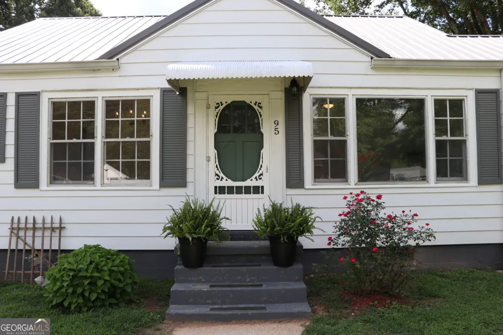 95 Cherry ST Trion, GA 30753