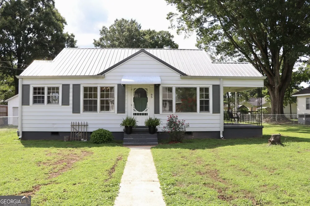 95 Cherry ST Trion, GA 30753