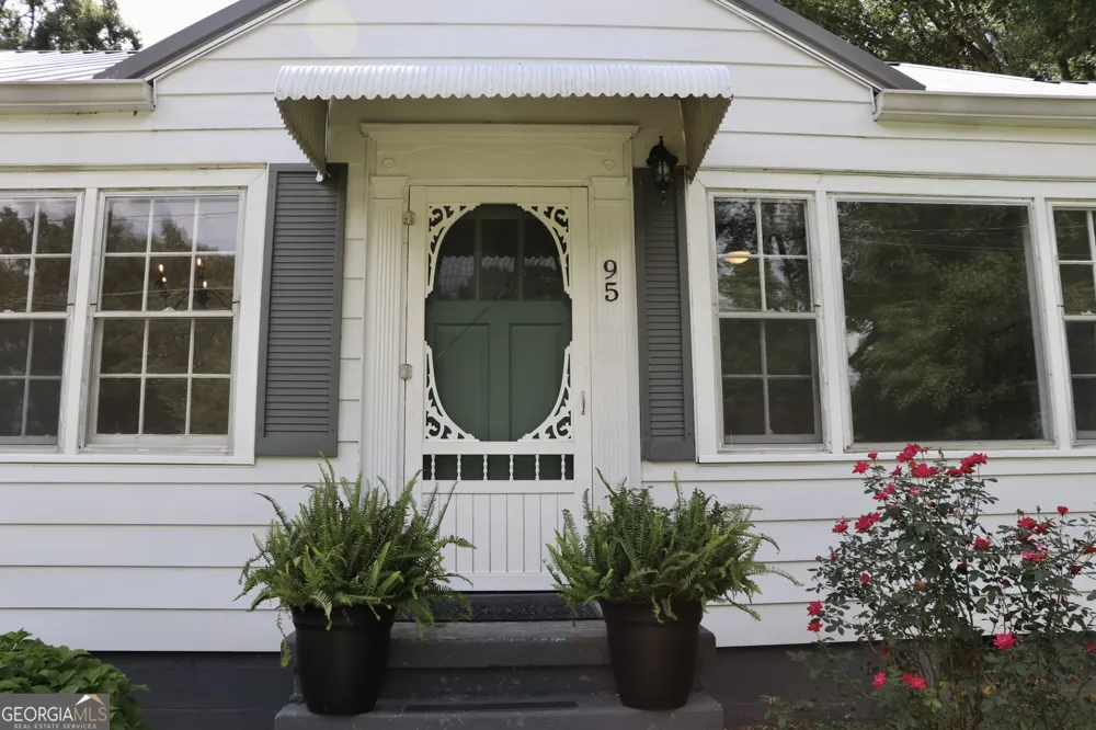 95 Cherry ST Trion, GA 30753