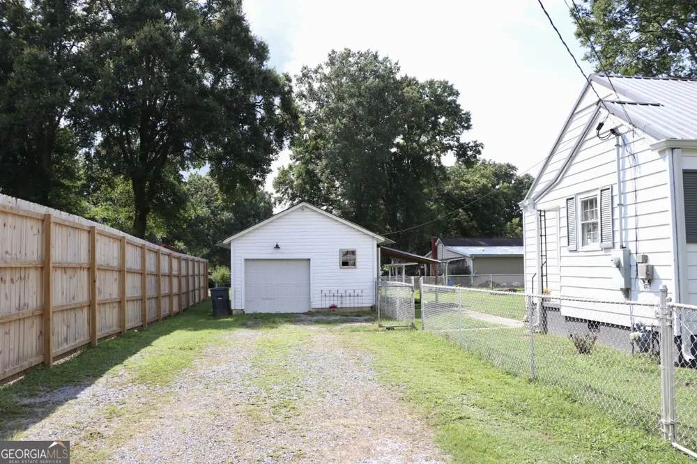 95 Cherry ST Trion, GA 30753