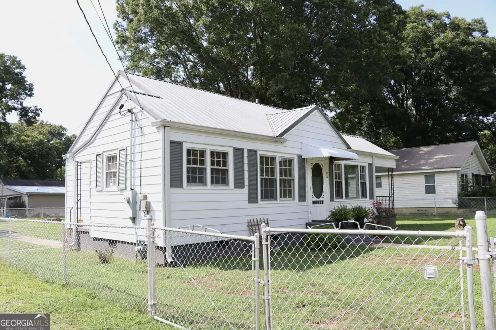 95 Cherry ST Trion, GA 30753