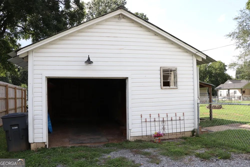 95 Cherry ST Trion, GA 30753