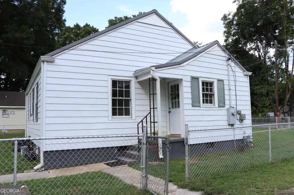 95 Cherry ST Trion, GA 30753