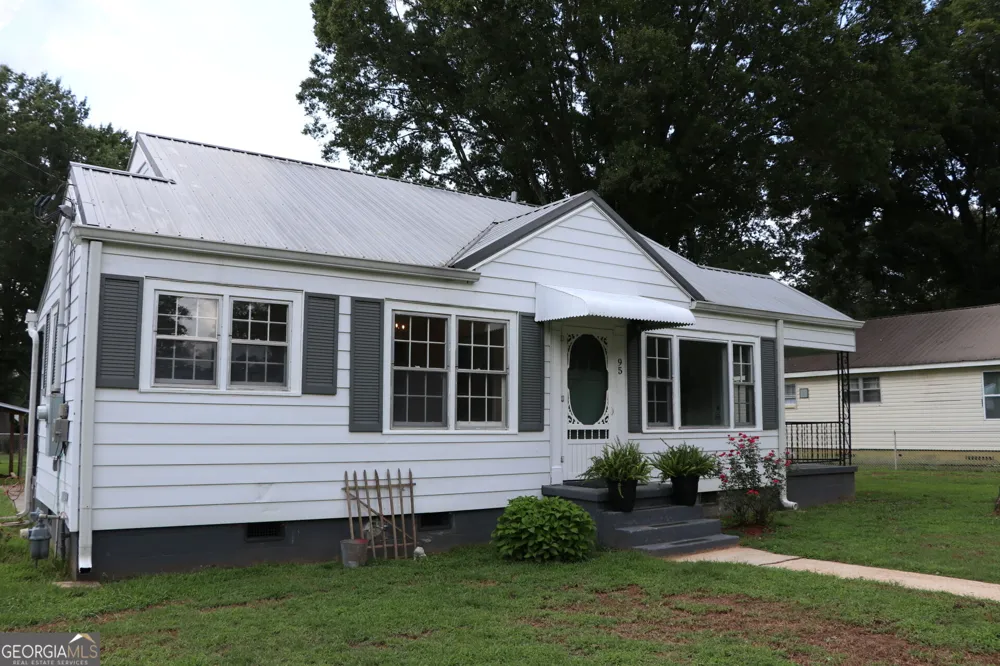 95 Cherry ST Trion, GA 30753