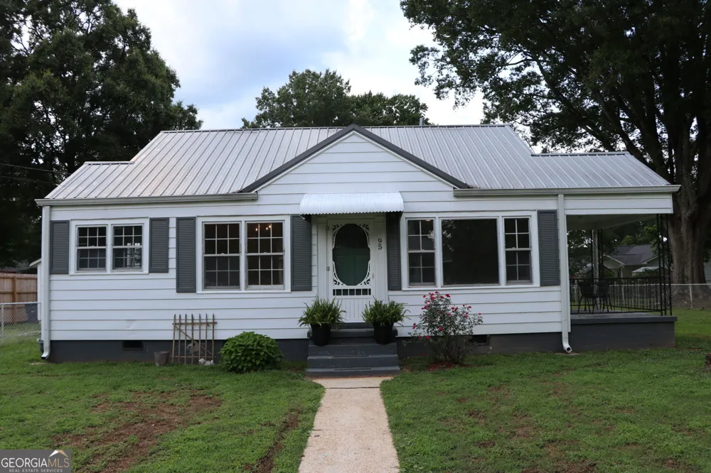 95 Cherry ST Trion, GA 30753