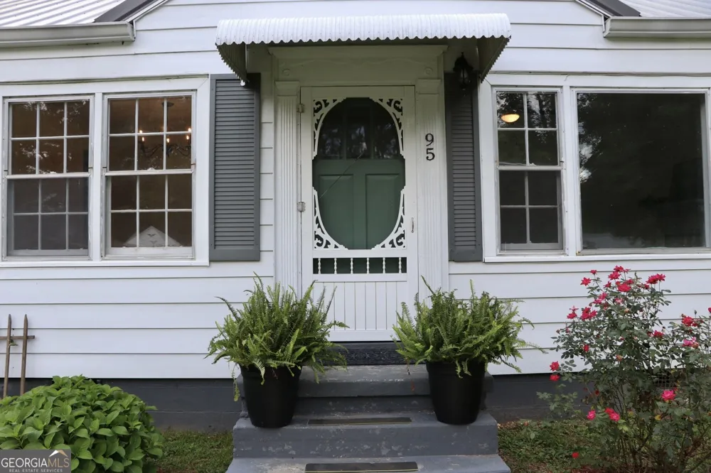 95 Cherry ST Trion, GA 30753