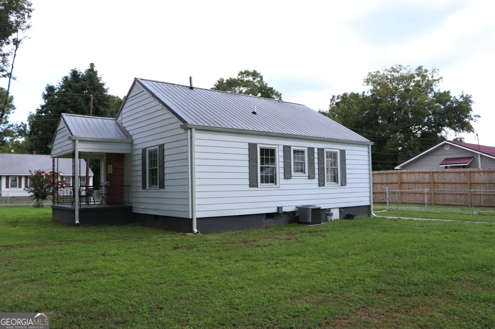 95 Cherry ST Trion, GA 30753