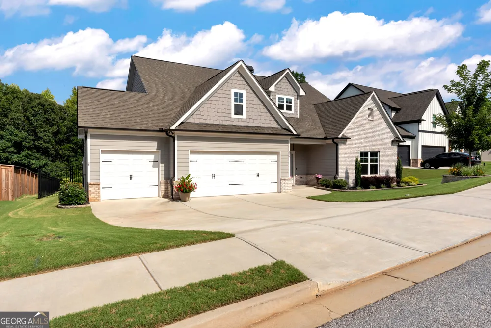 279 Parkers PL Hoschton, GA 30548