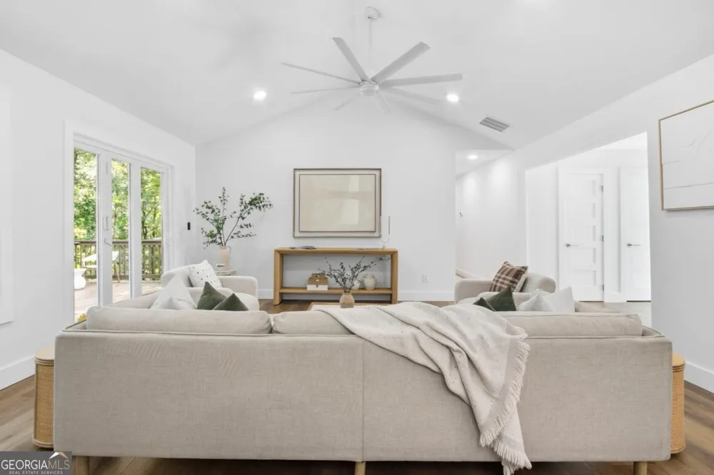 545 Longleaf DR Roswell, GA 30075
