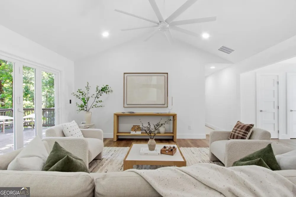 545 Longleaf DR Roswell, GA 30075