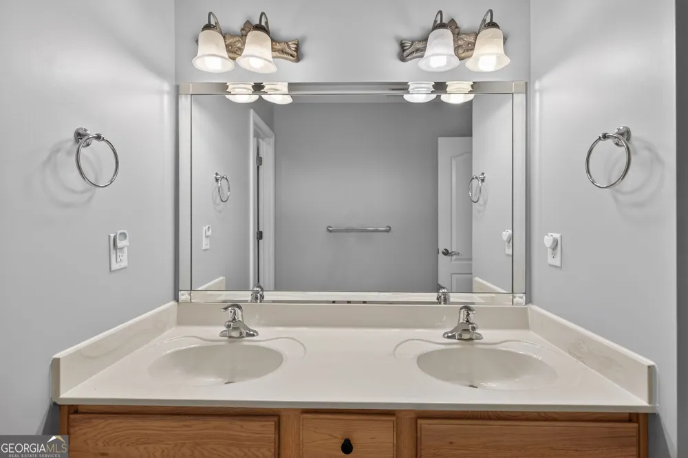 8967 Midlothian CT Winston, GA 30187