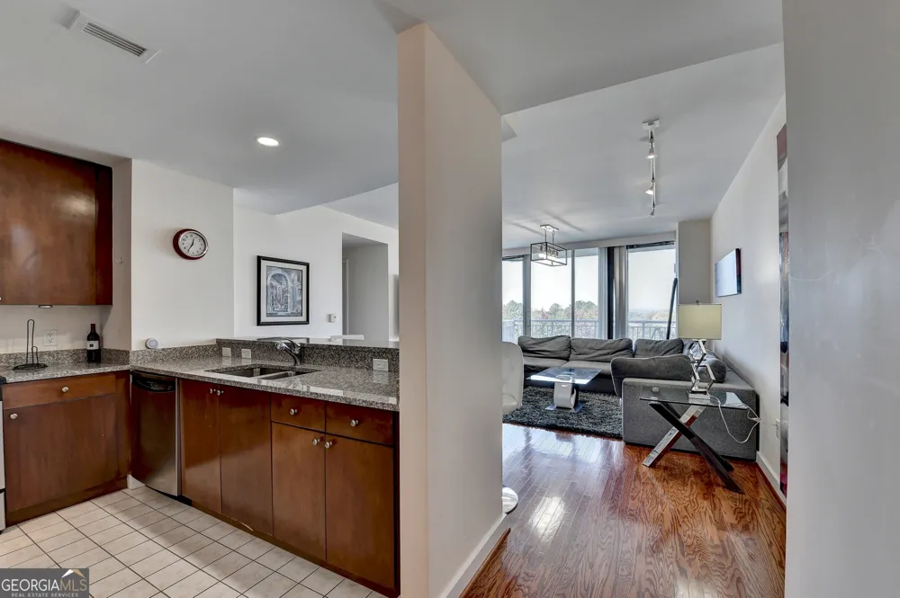 3338 Peachtree RD NE Atlanta, GA 30326