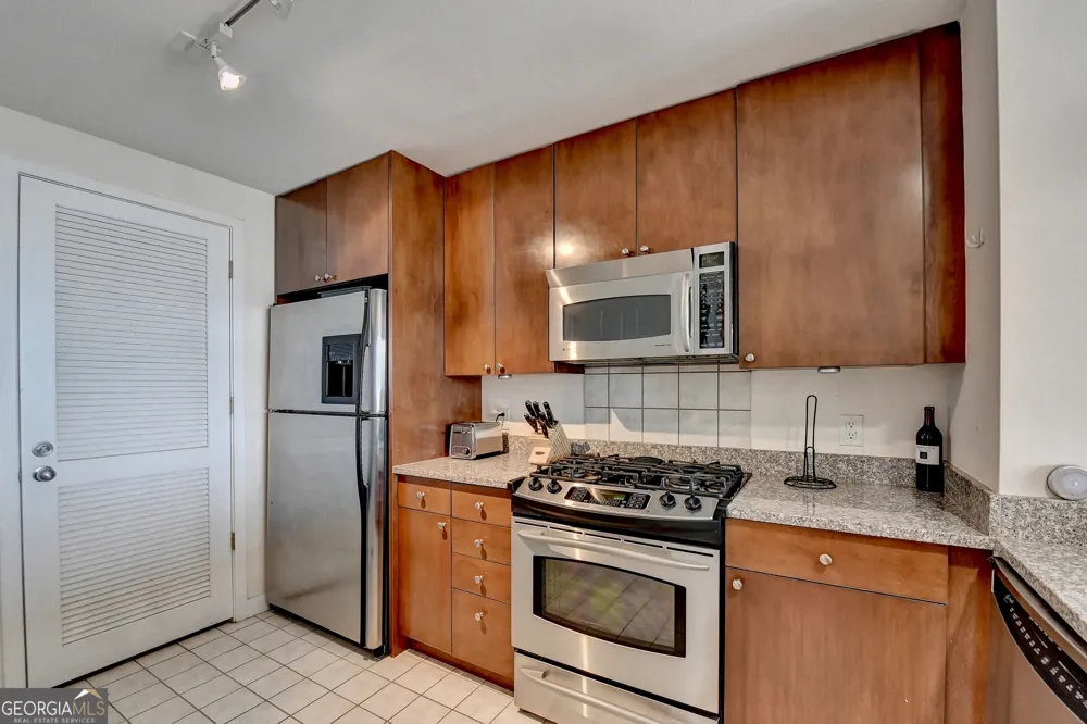 3338 Peachtree RD NE Atlanta, GA 30326
