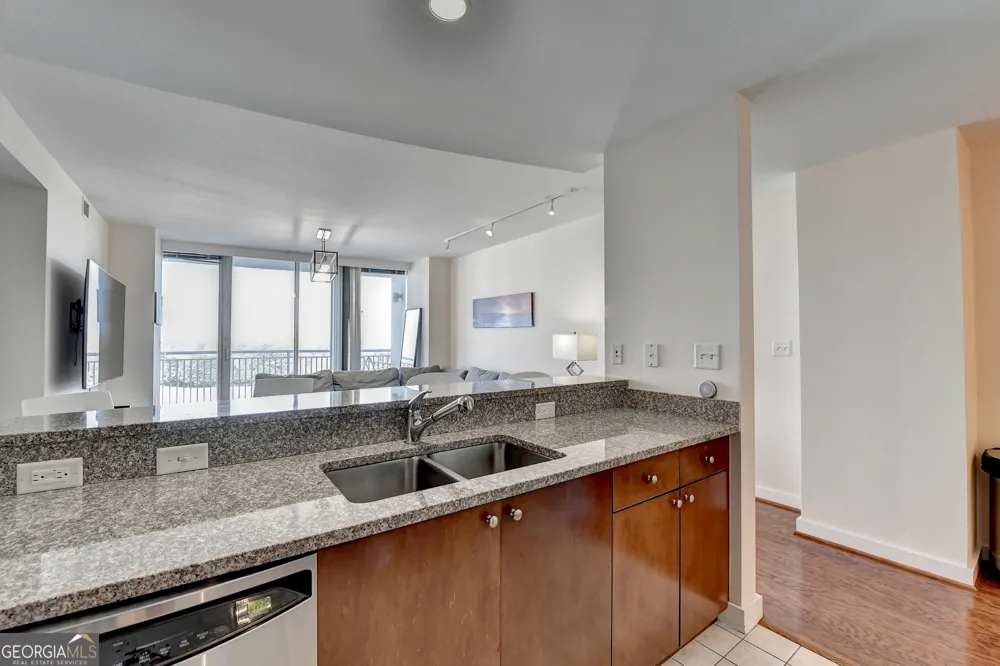 3338 Peachtree RD NE Atlanta, GA 30326