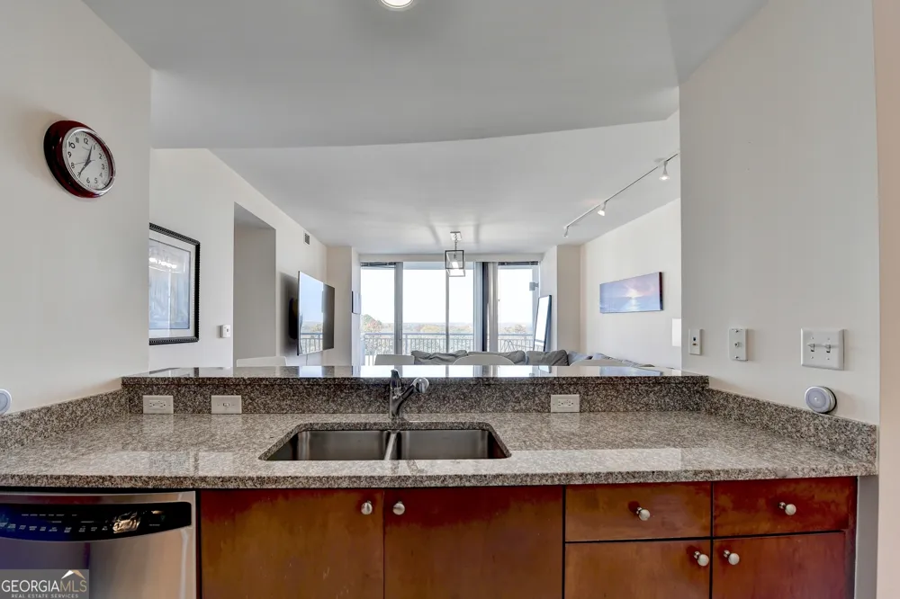 3338 Peachtree RD NE Atlanta, GA 30326