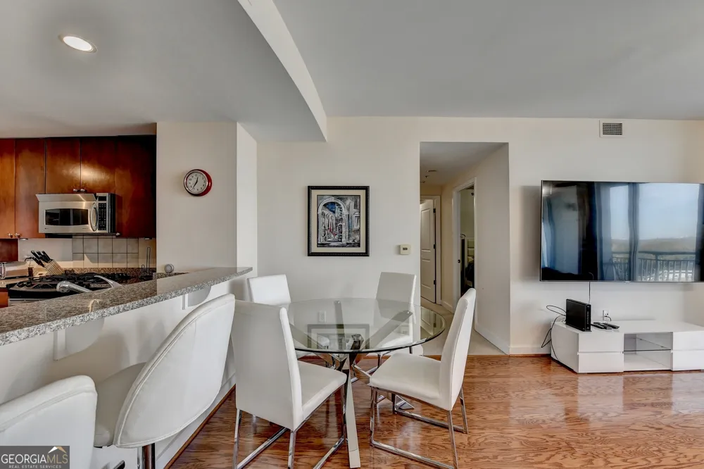 3338 Peachtree RD NE Atlanta, GA 30326