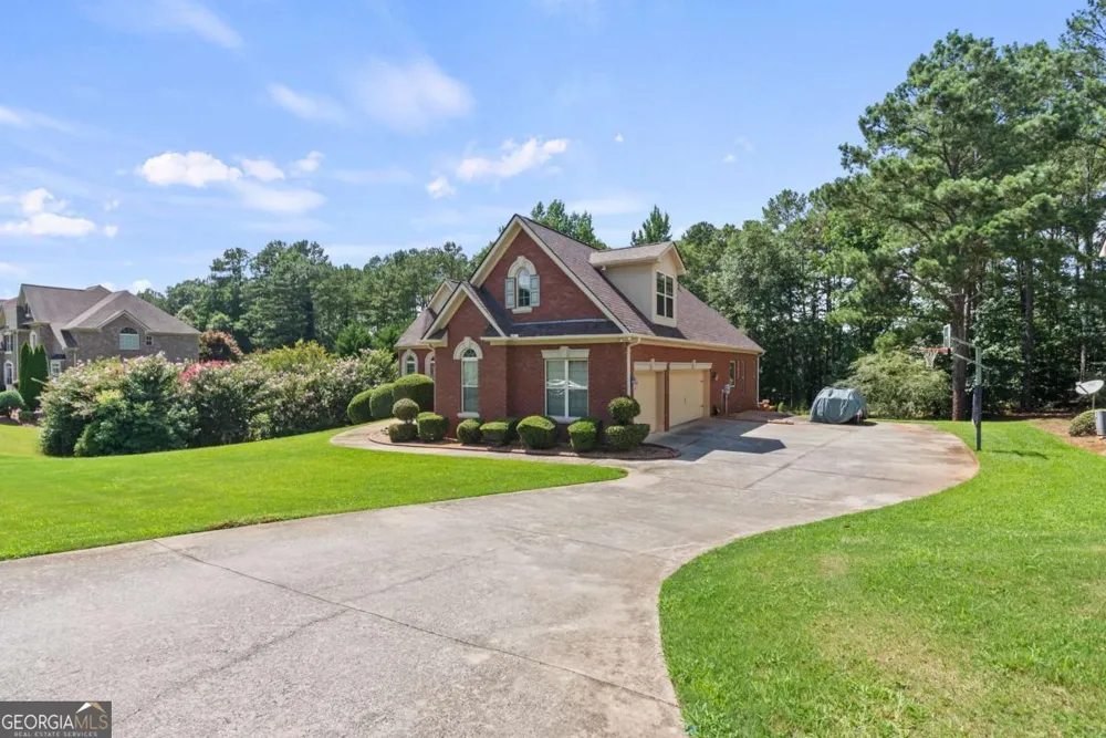 812 Treeline DR Conyers, GA 30094