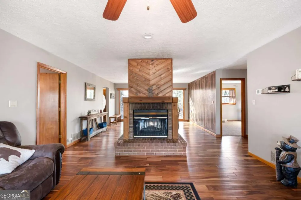 226 Mountain View CT Ellijay, GA 30536