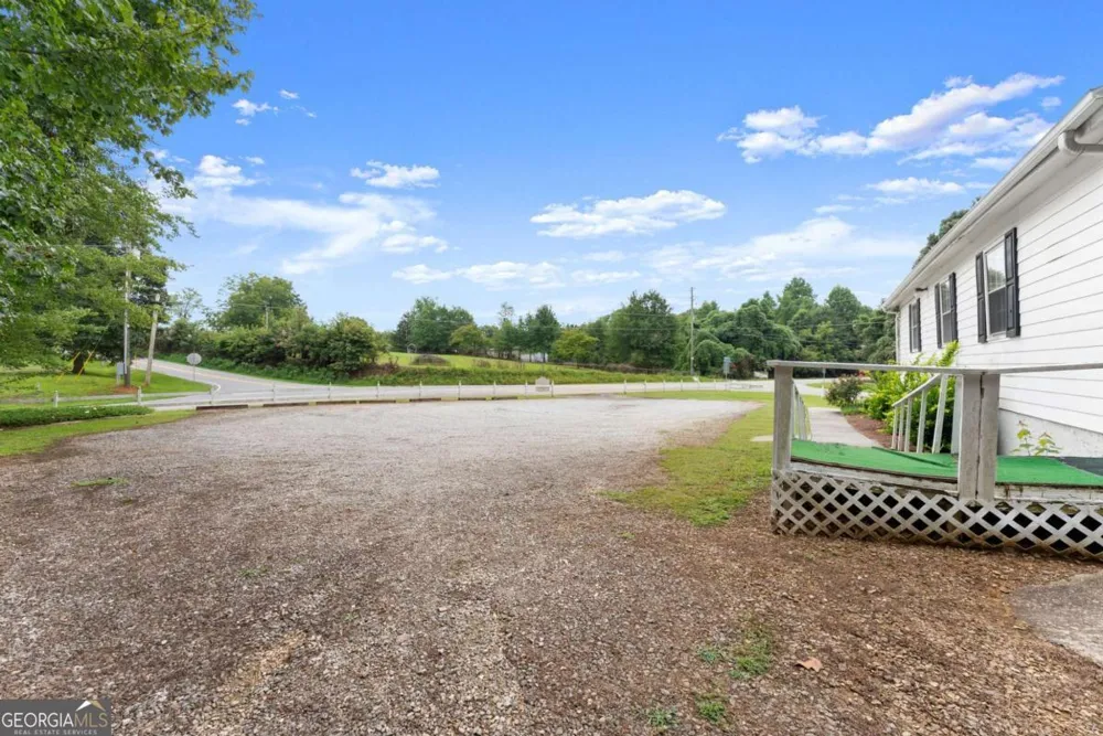 5304 Bethel RD Clermont, GA 30527